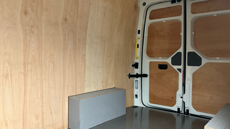 Volkswagen Crafter Cr35 Mwb Diesel 2.0 TDI 140PS Commerce Plus High Roof Van Auto